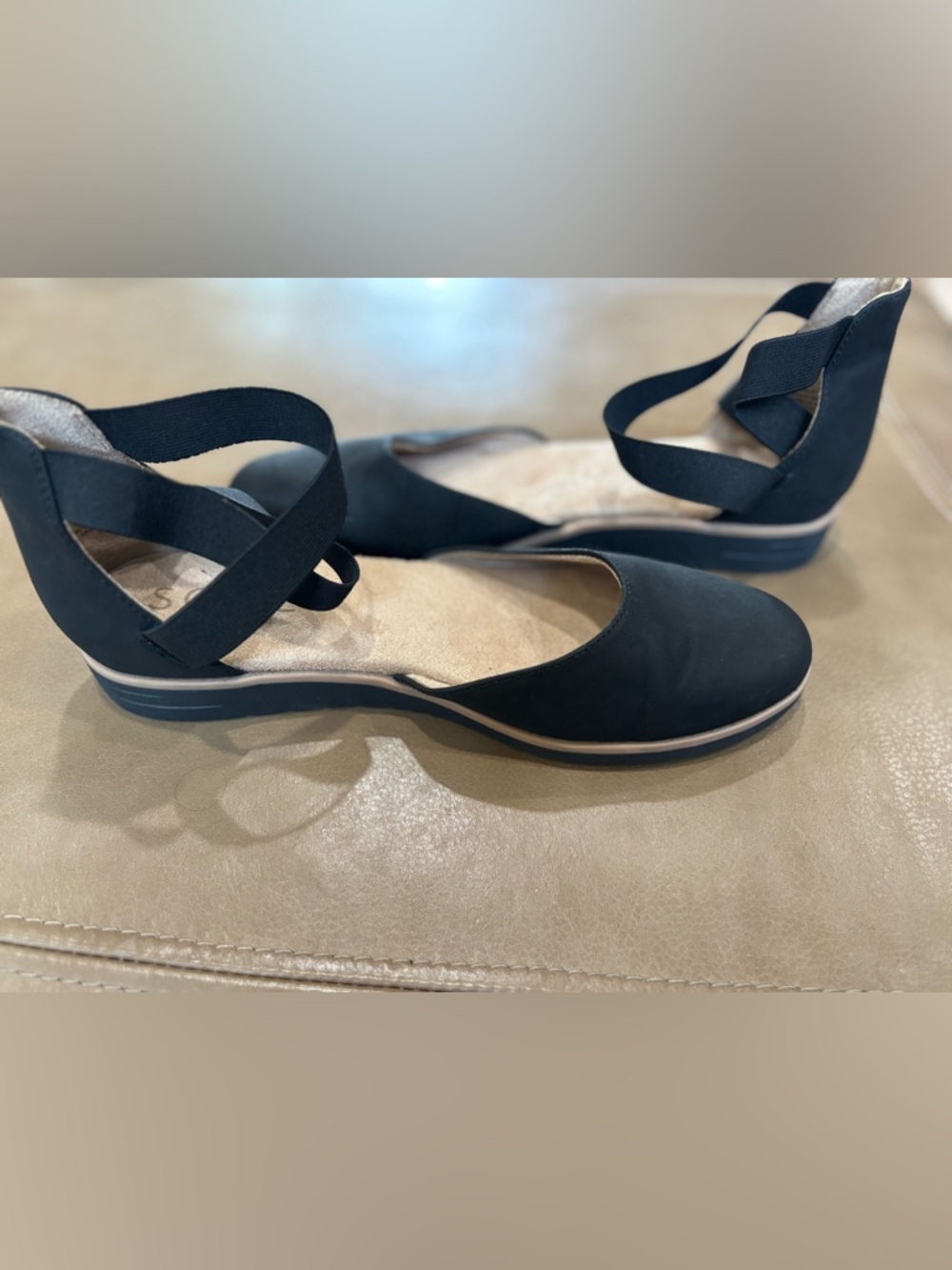 SOUL Naturalizer Black Nubuck Crisscross Ankle-Strap minimalist comfy Flats - Picture 6 of 6
